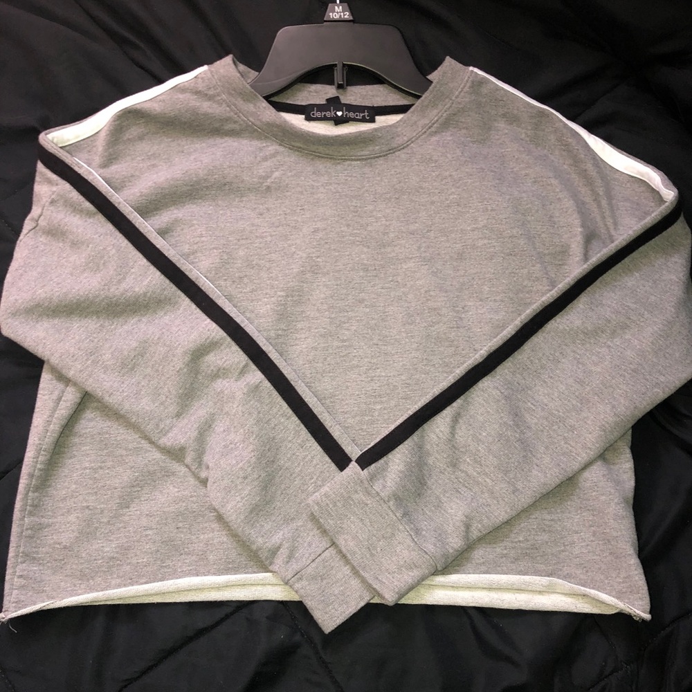 CROPPED GREY LONG SLEEVE TOP🌪